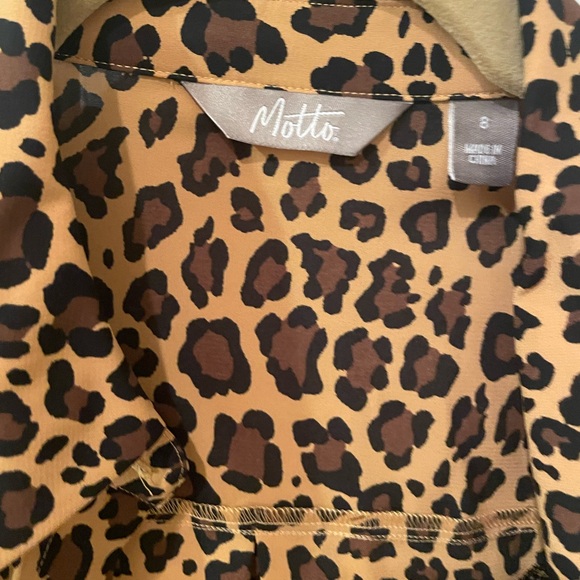 Leopard Print Silky Blouse W/Matching Cami Top - Picture 6 of 7